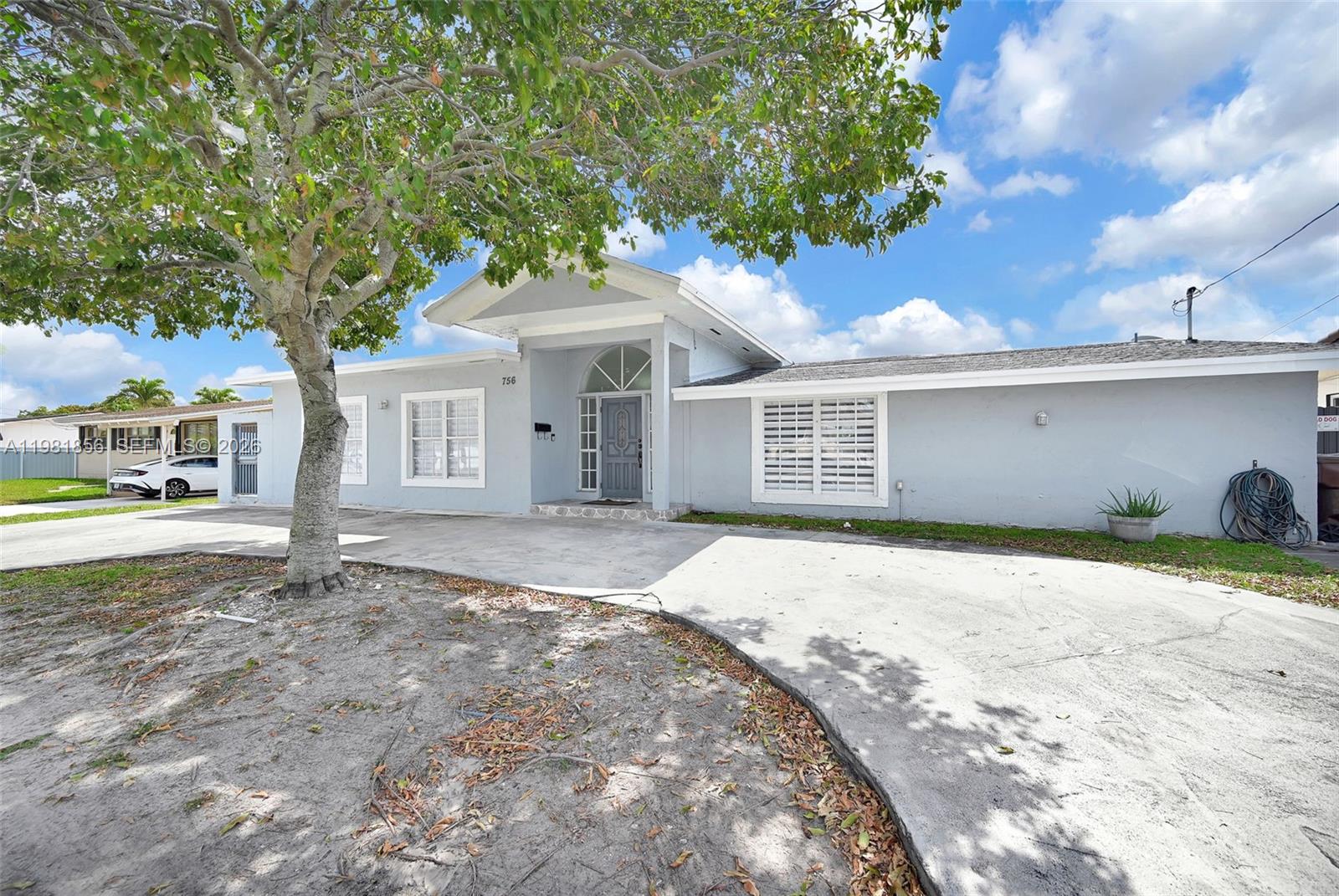 756 W 53rd St Hialeah, FL 33012