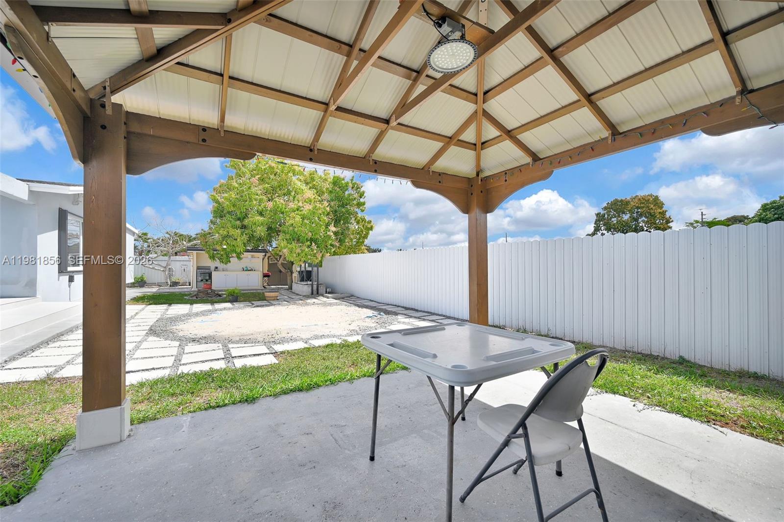 756 W 53rd St Hialeah, FL 33012