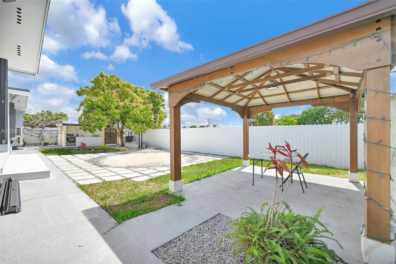 756 W 53rd St Hialeah, FL 33012