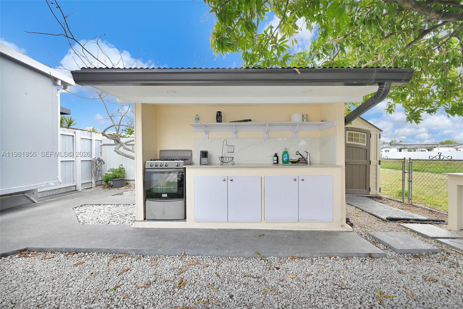 756 W 53rd St Hialeah, FL 33012