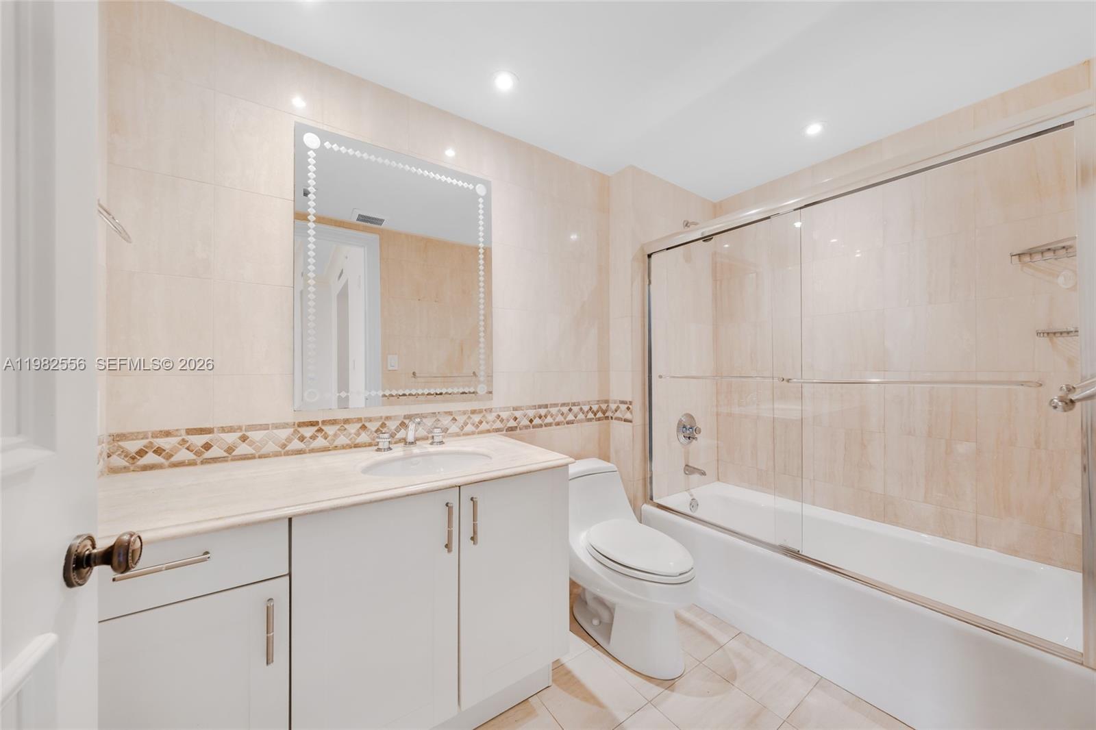 430 Grand Bay Dr #902 Key Biscayne, FL 33149