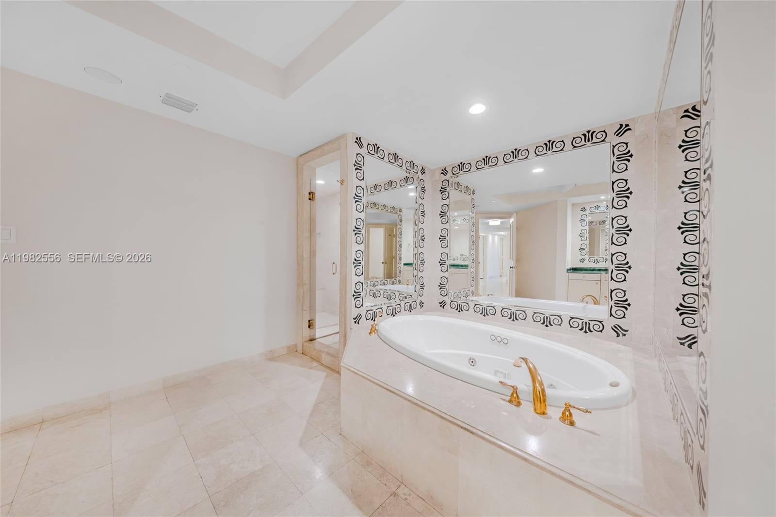 430 Grand Bay Dr #902 Key Biscayne, FL 33149