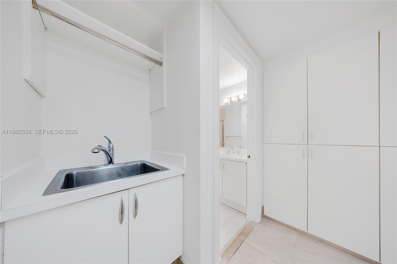 430 Grand Bay Dr #902 Key Biscayne, FL 33149