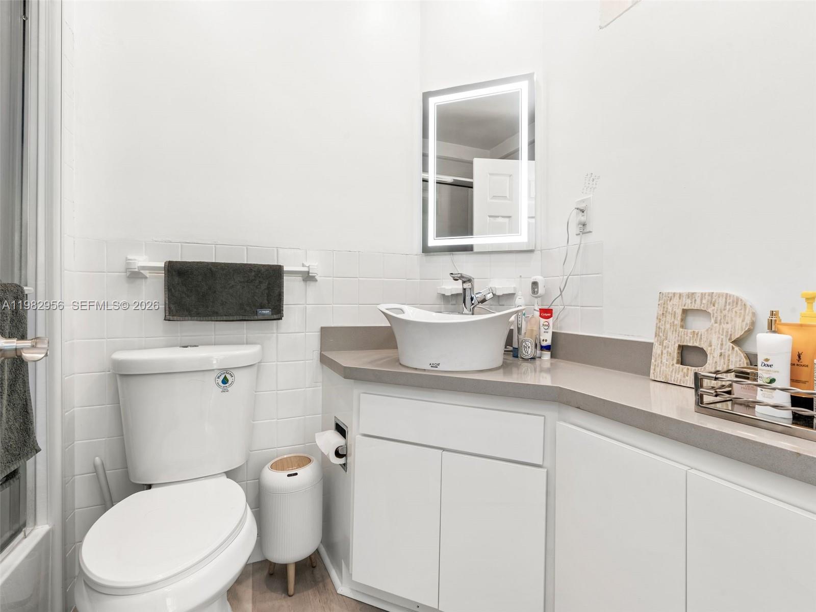 10210 Collins Ave #202 Bal Harbour, FL 33154