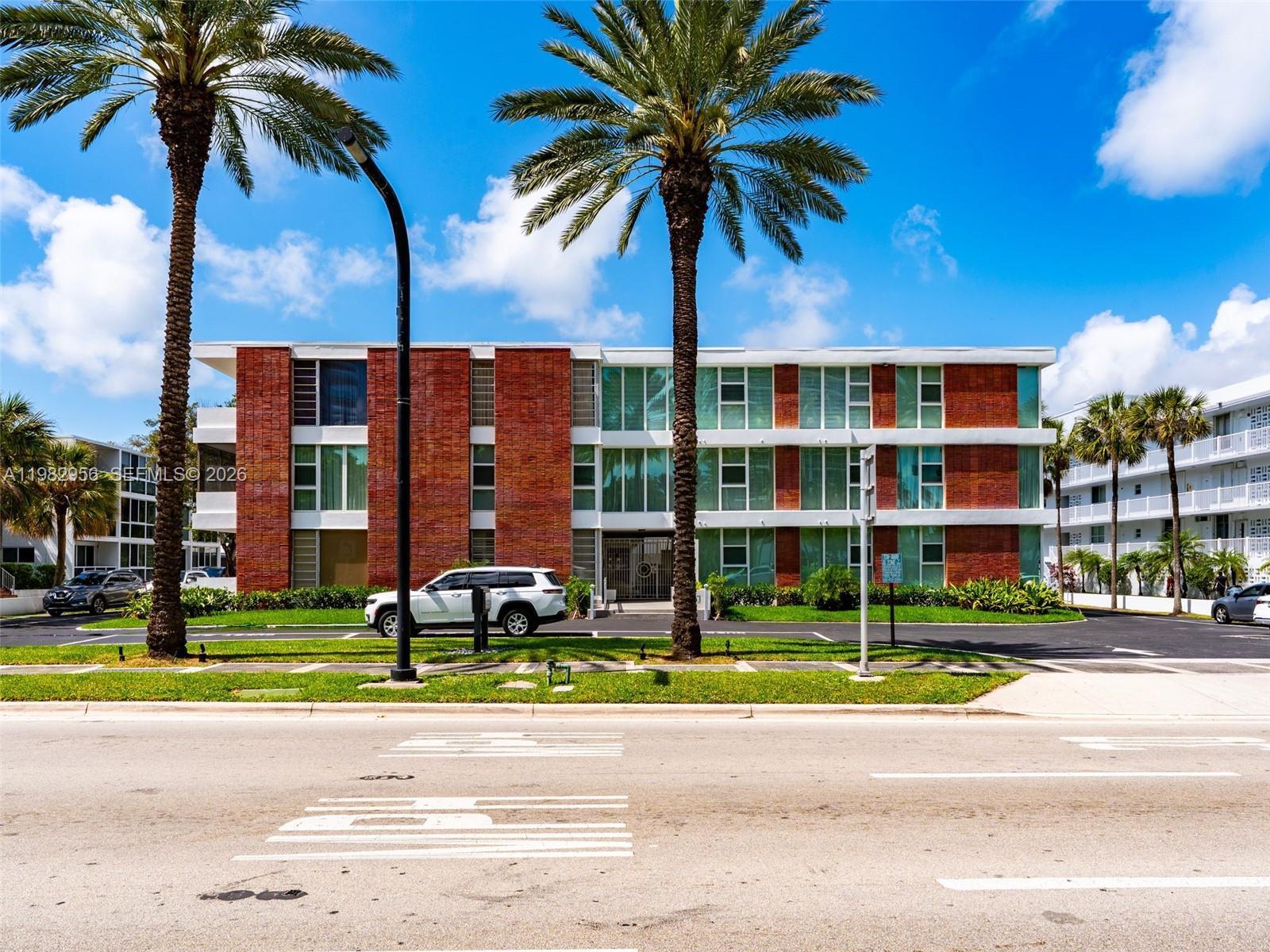 10210 Collins Ave #202 Bal Harbour, FL 33154