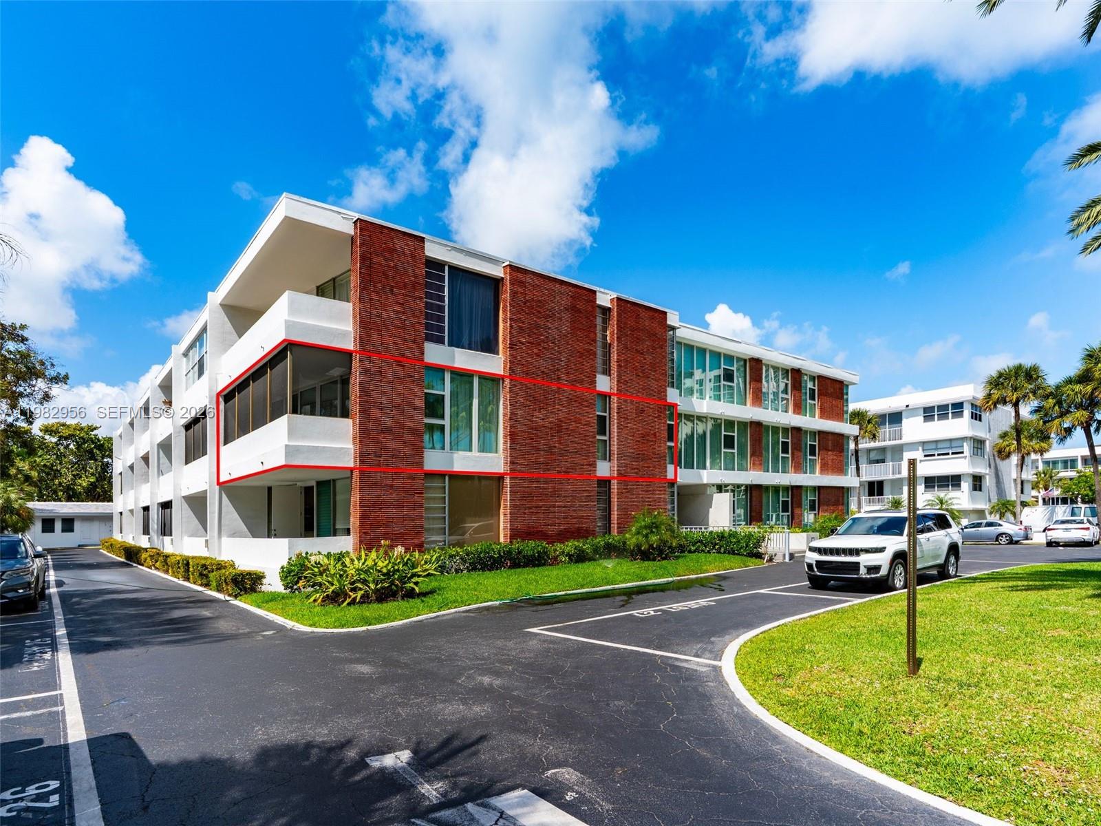 10210 Collins Ave #202 Bal Harbour, FL 33154