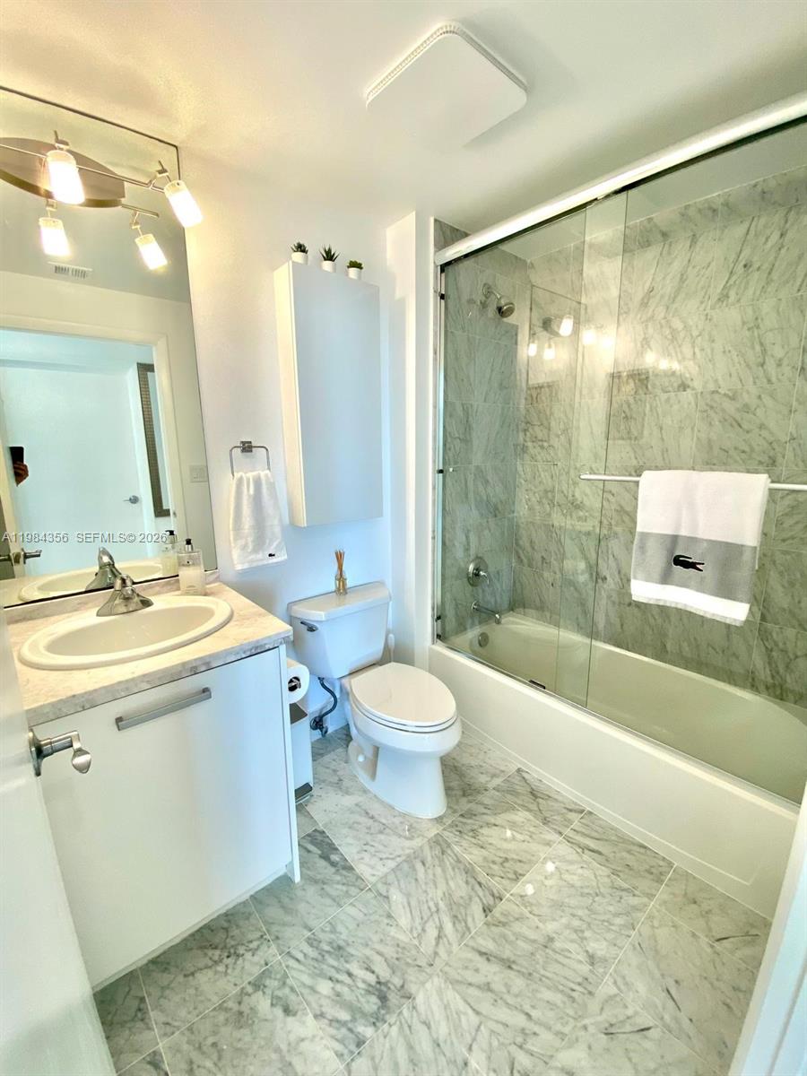 image Vizcayne South20