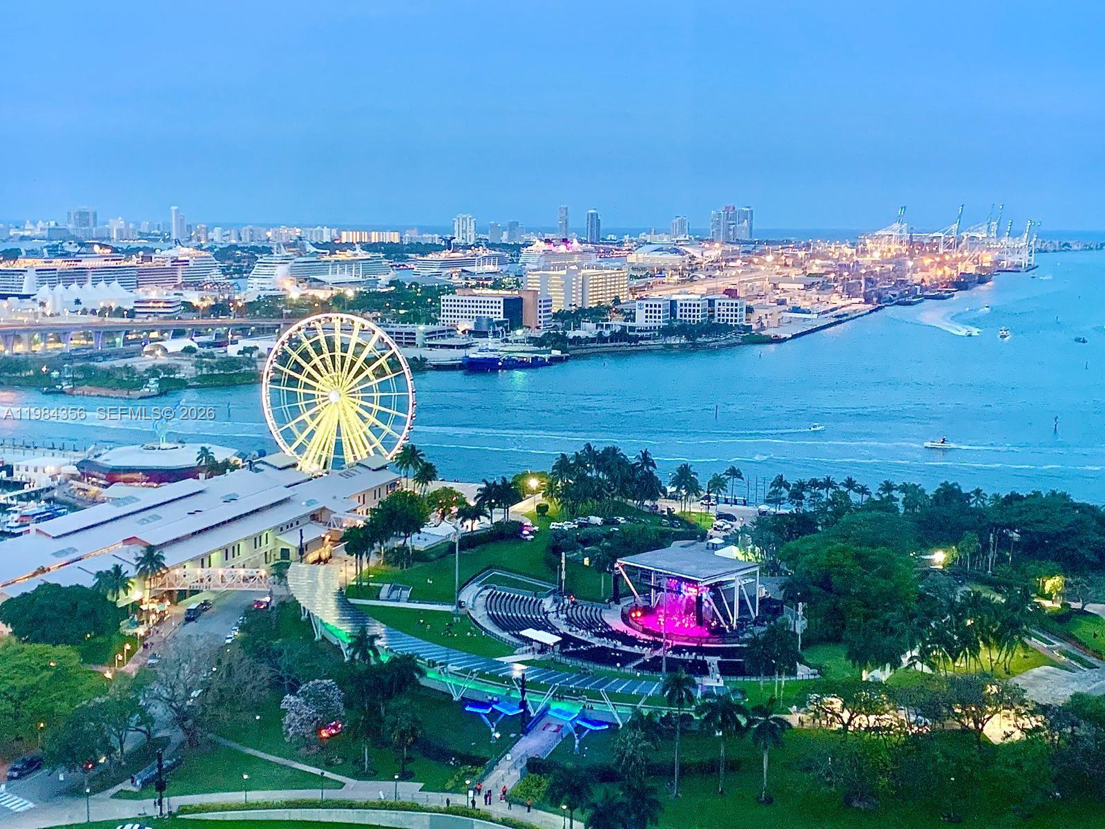 image Vizcayne South25