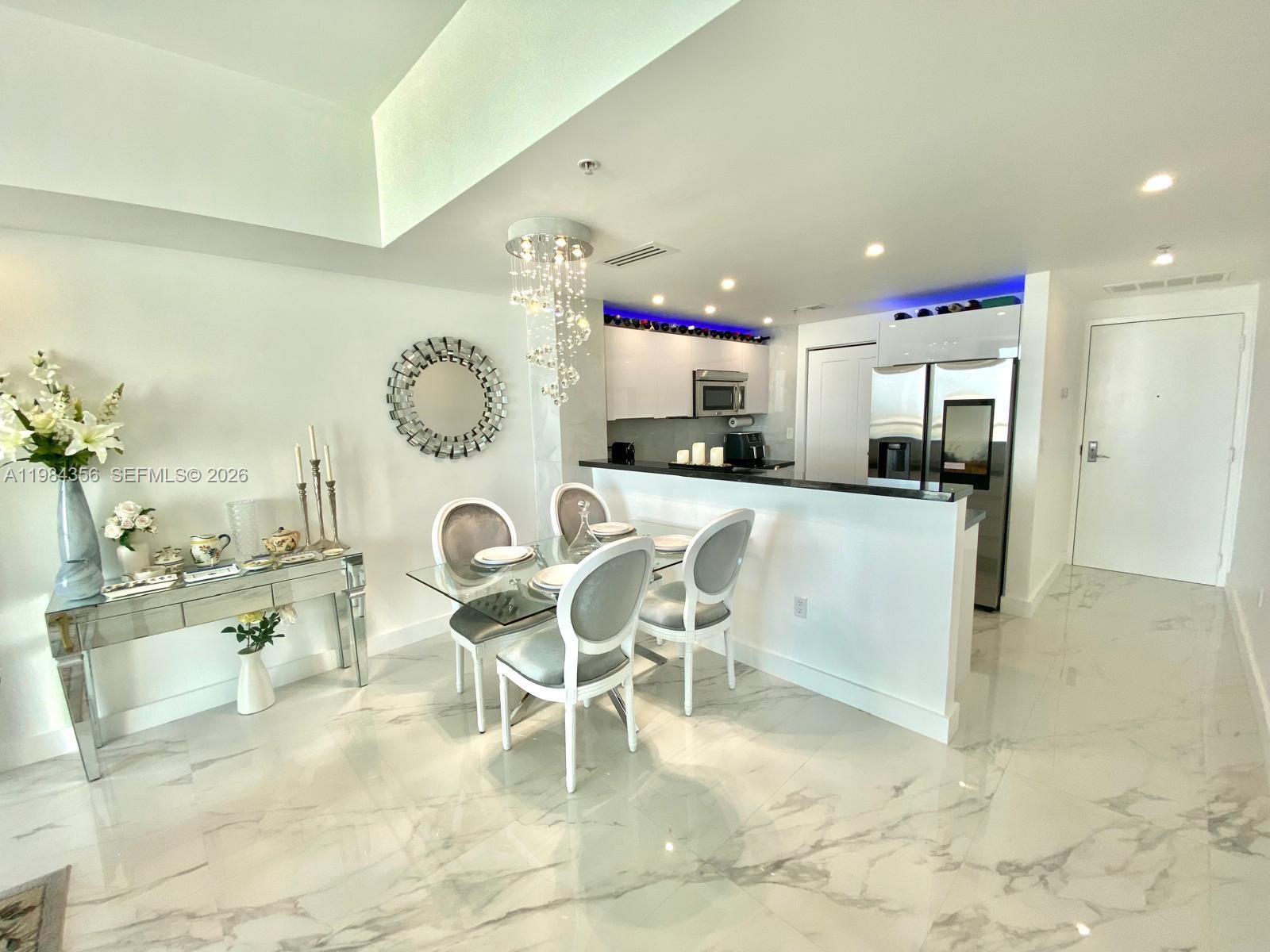 image Vizcayne South4