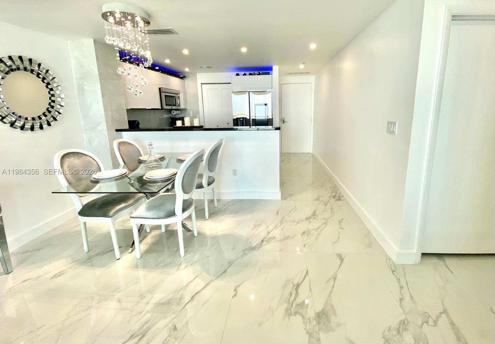 image Vizcayne South7