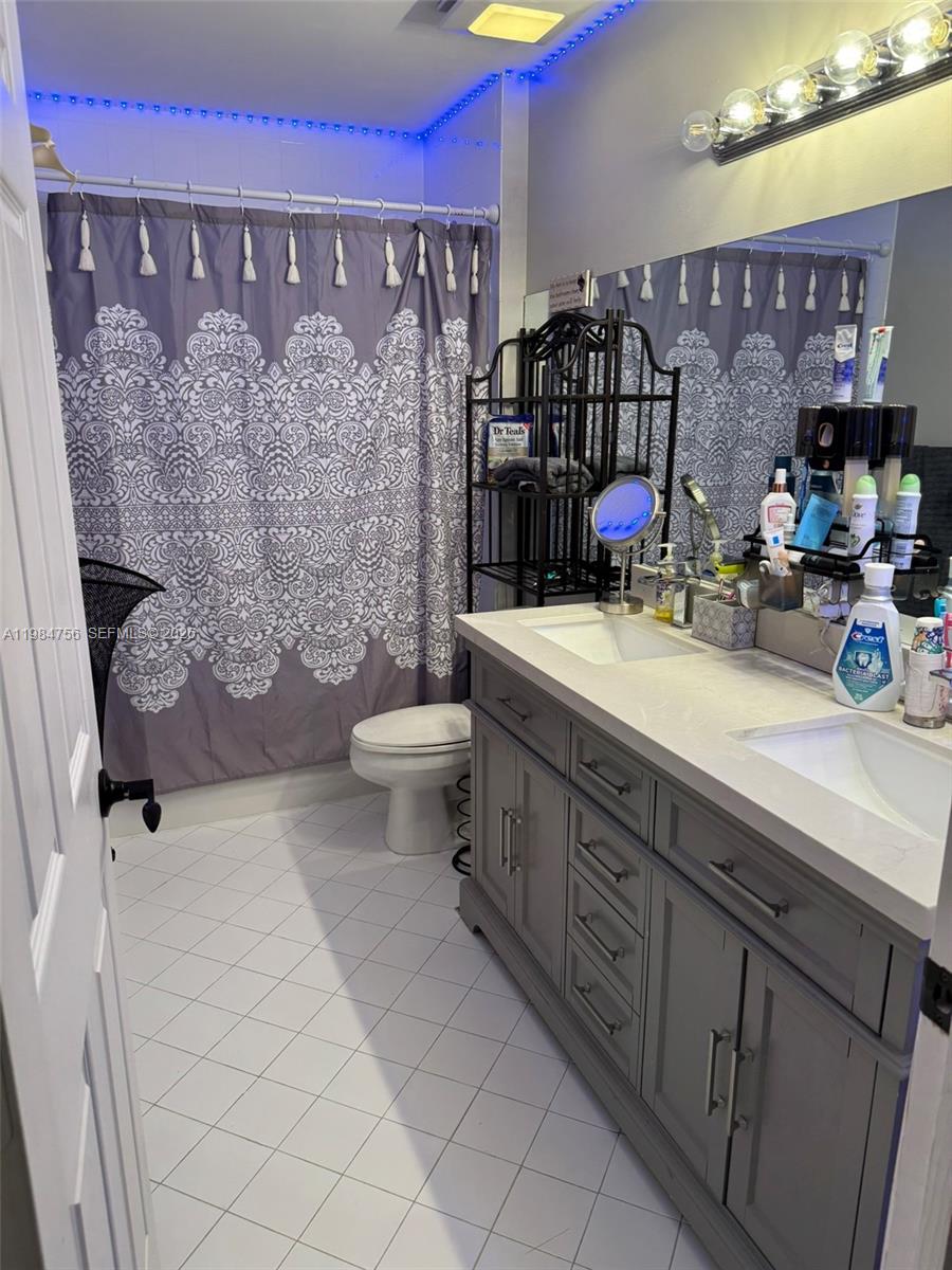 1471 NW 159th Ave Pembroke Pines, FL 33028