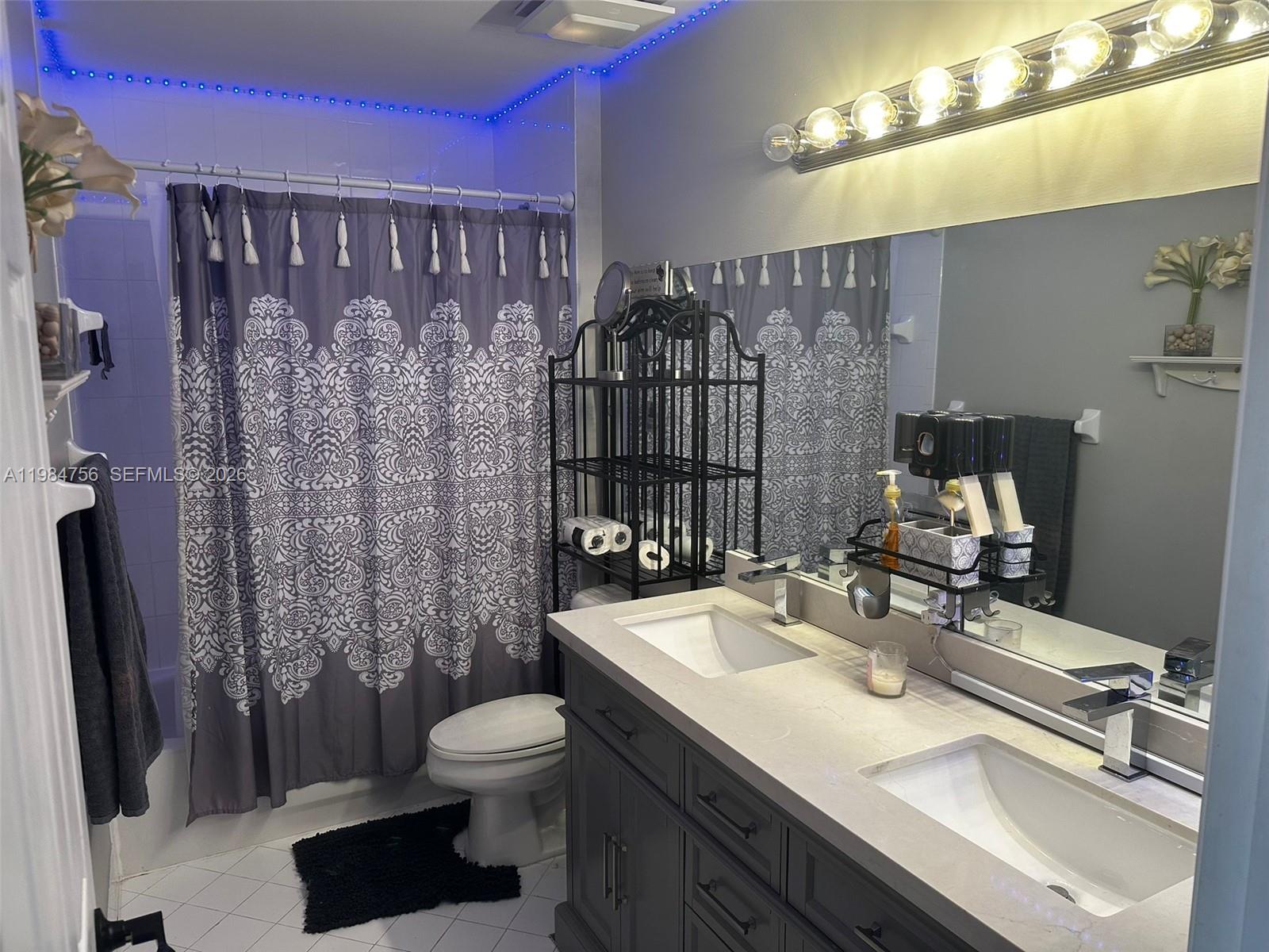 1471 NW 159th Ave Pembroke Pines, FL 33028