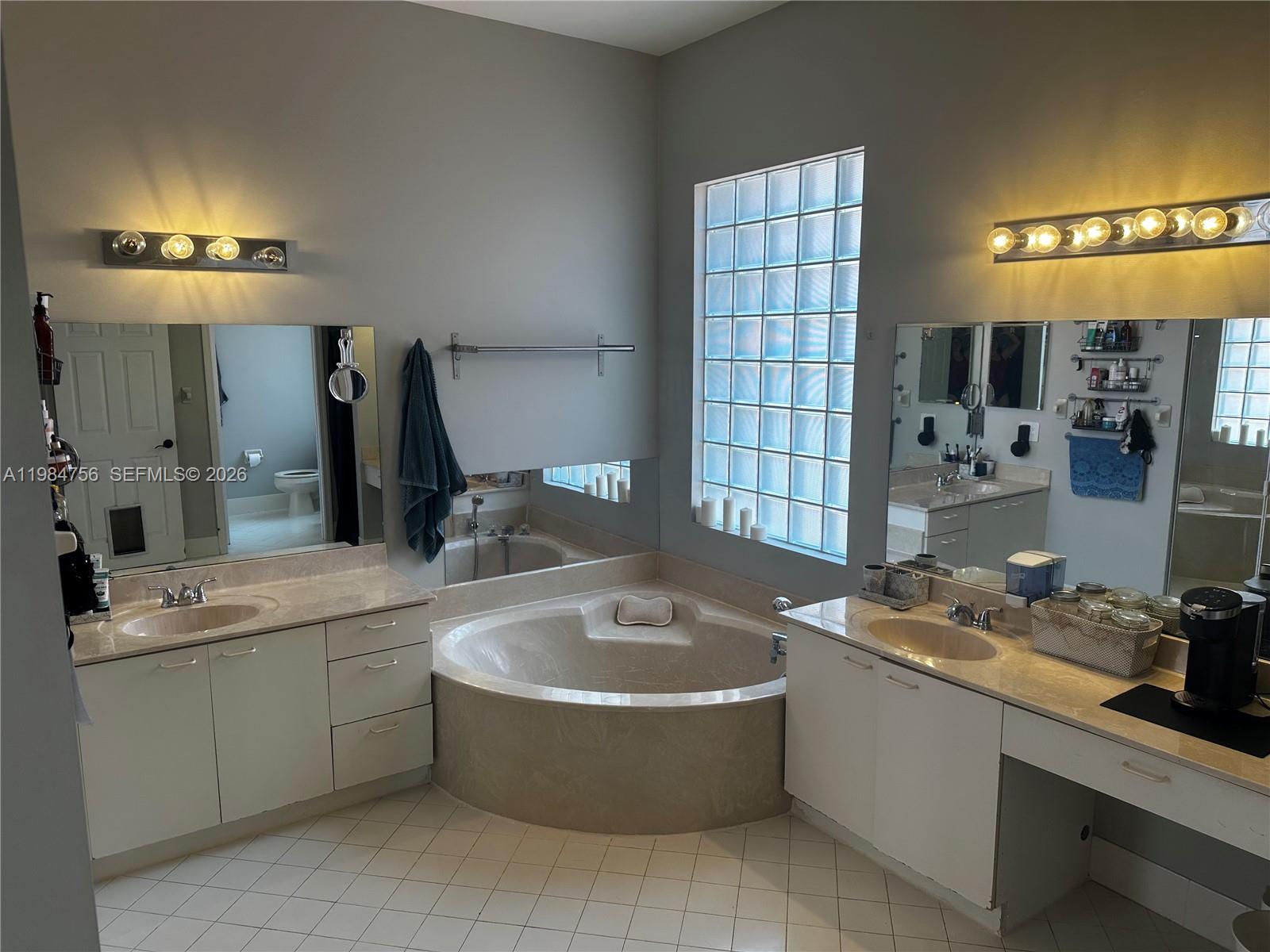 1471 NW 159th Ave Pembroke Pines, FL 33028