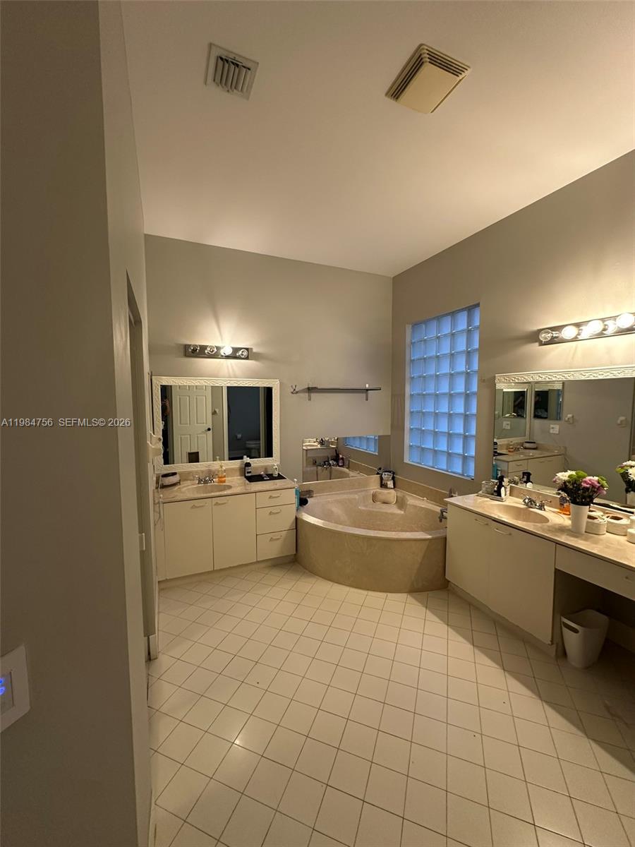 1471 NW 159th Ave Pembroke Pines, FL 33028