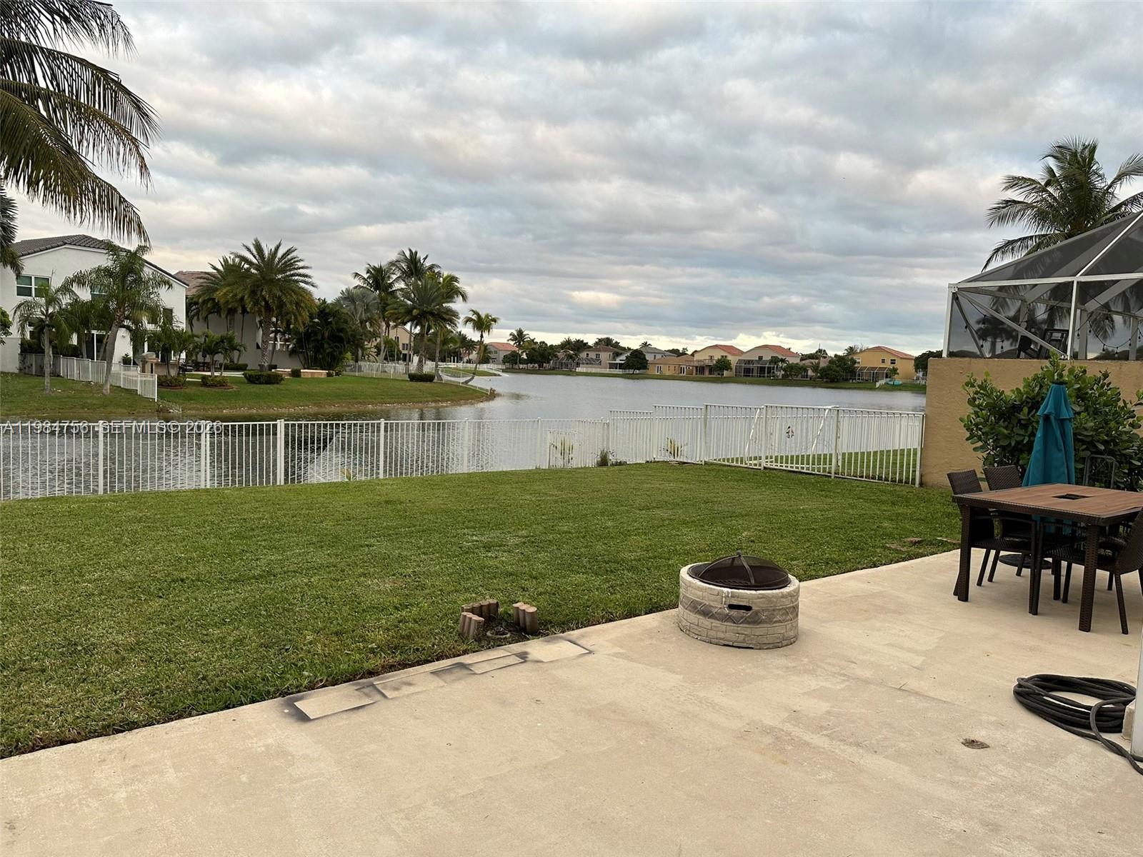 1471 NW 159th Ave Pembroke Pines, FL 33028