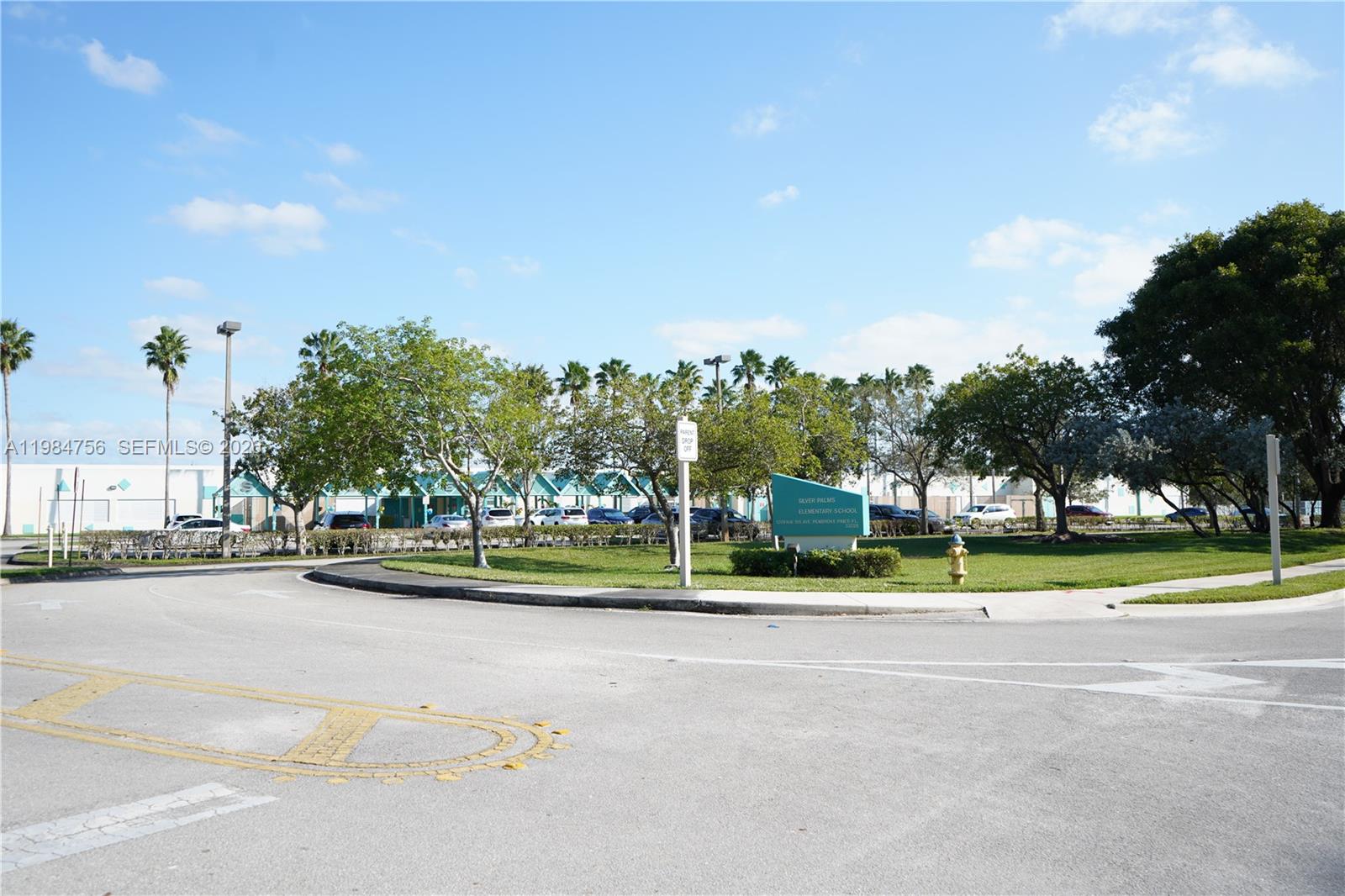 1471 NW 159th Ave Pembroke Pines, FL 33028