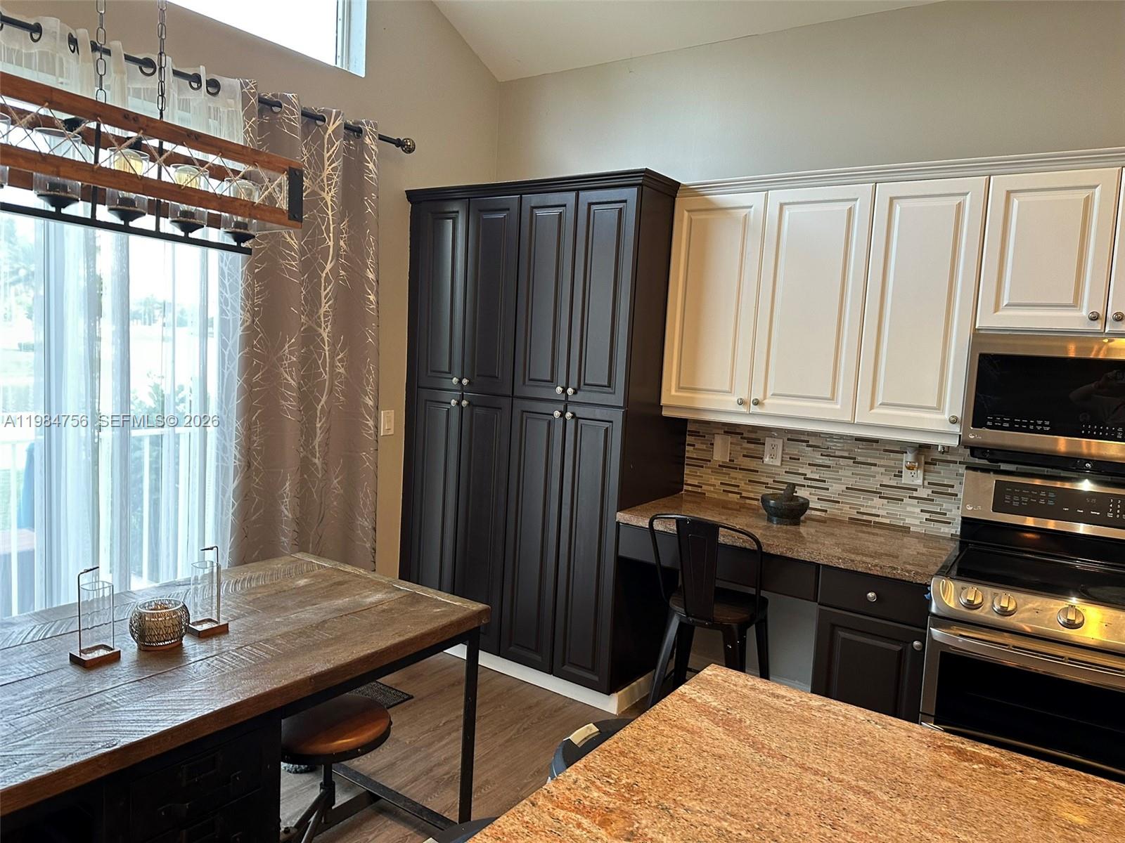 1471 NW 159th Ave Pembroke Pines, FL 33028