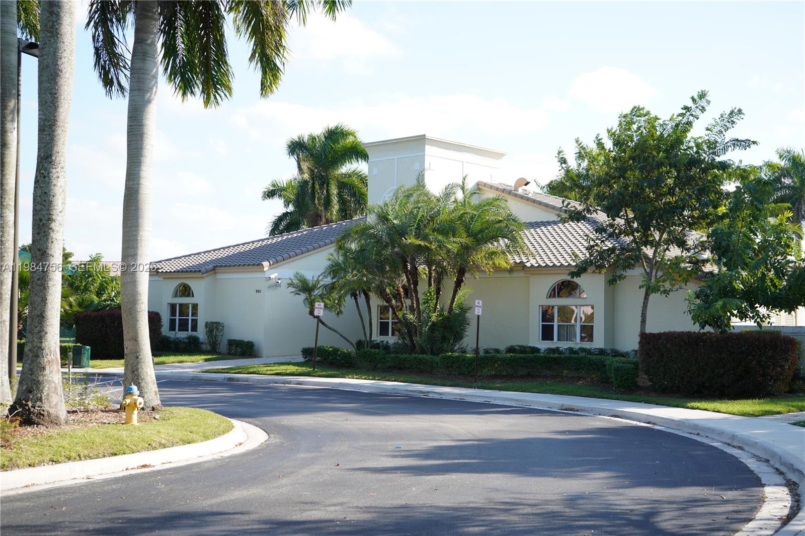 1471 NW 159th Ave Pembroke Pines, FL 33028