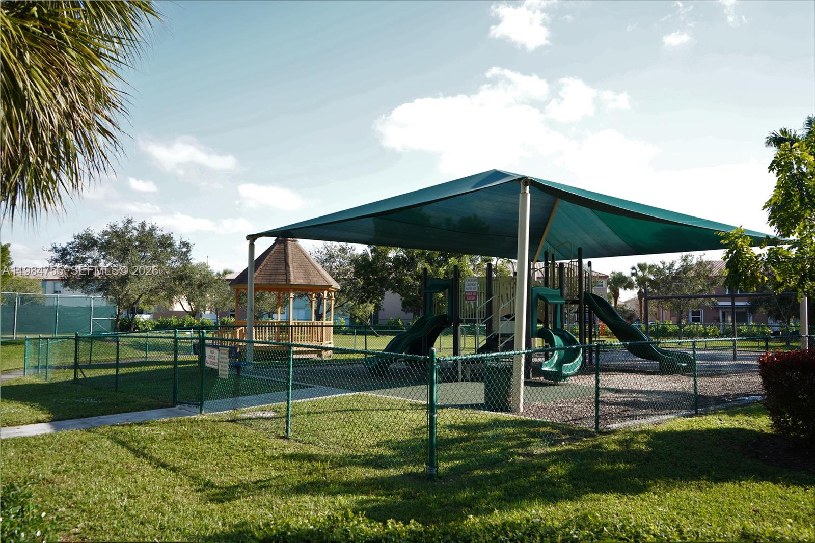 1471 NW 159th Ave Pembroke Pines, FL 33028