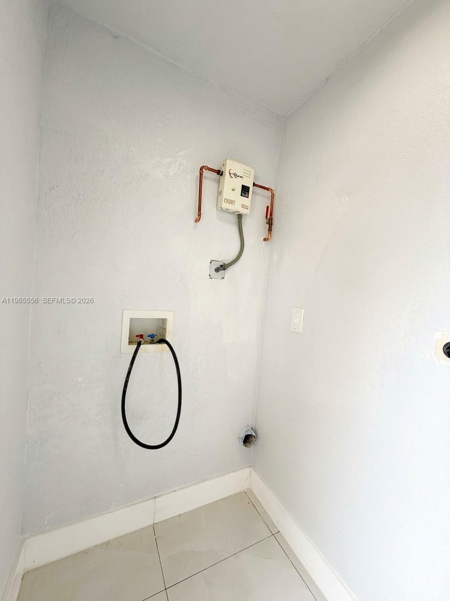 2251 NW 180th Ter Miami Gardens, FL 33056