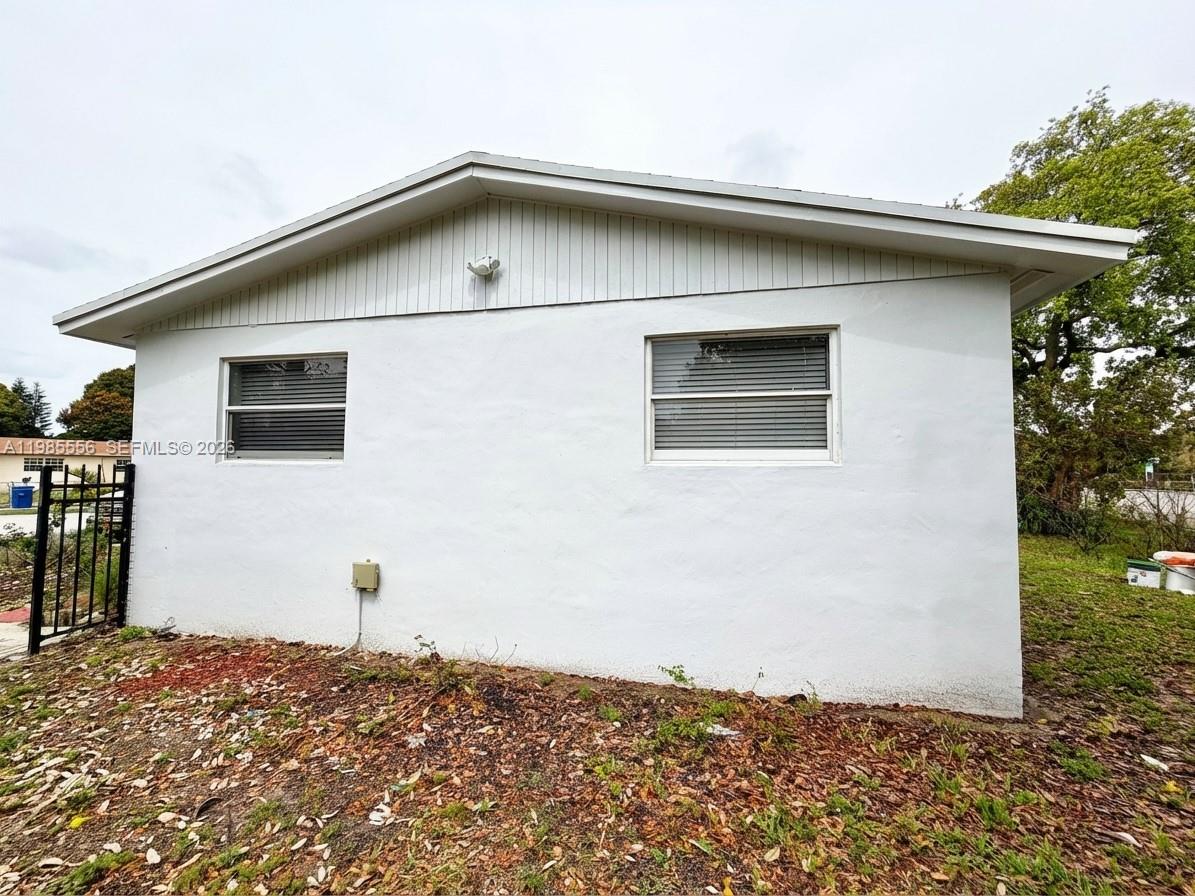 2251 NW 180th Ter Miami Gardens, FL 33056