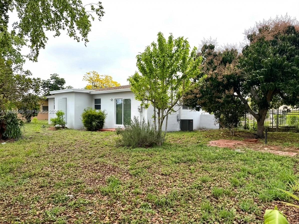 2251 NW 180th Ter Miami Gardens, FL 33056