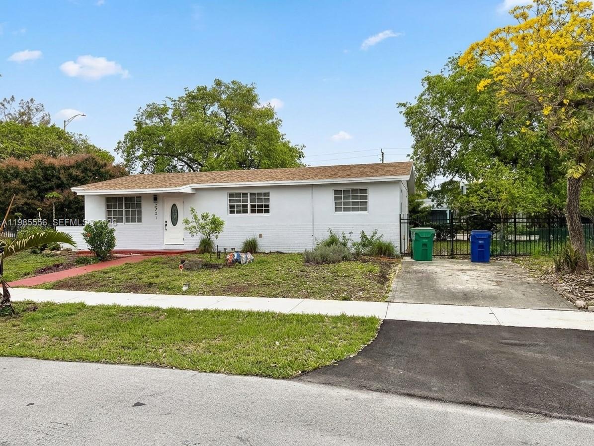 2251 NW 180th Ter Miami Gardens, FL 33056