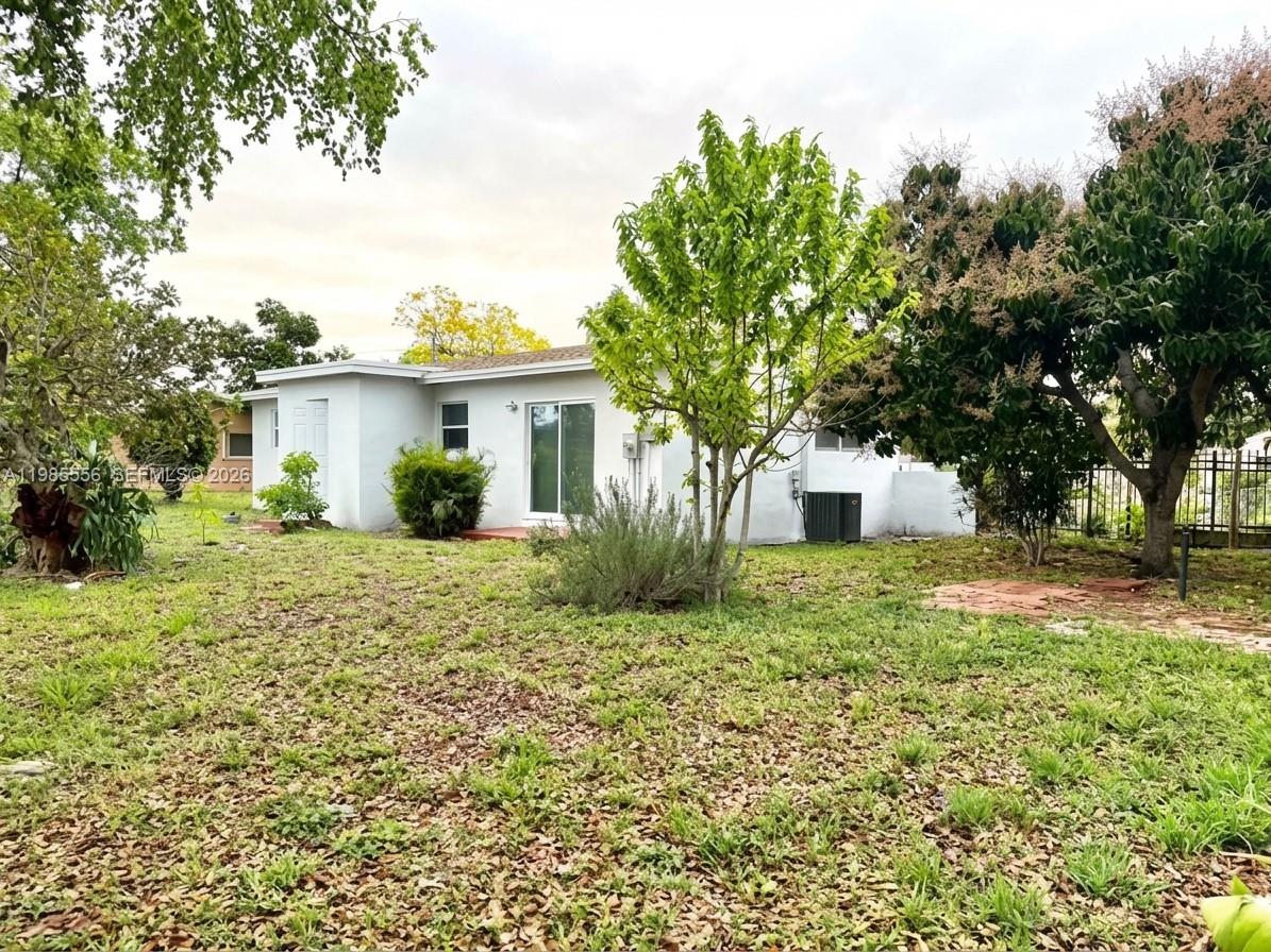 2251 NW 180th Ter Miami Gardens, FL 33056