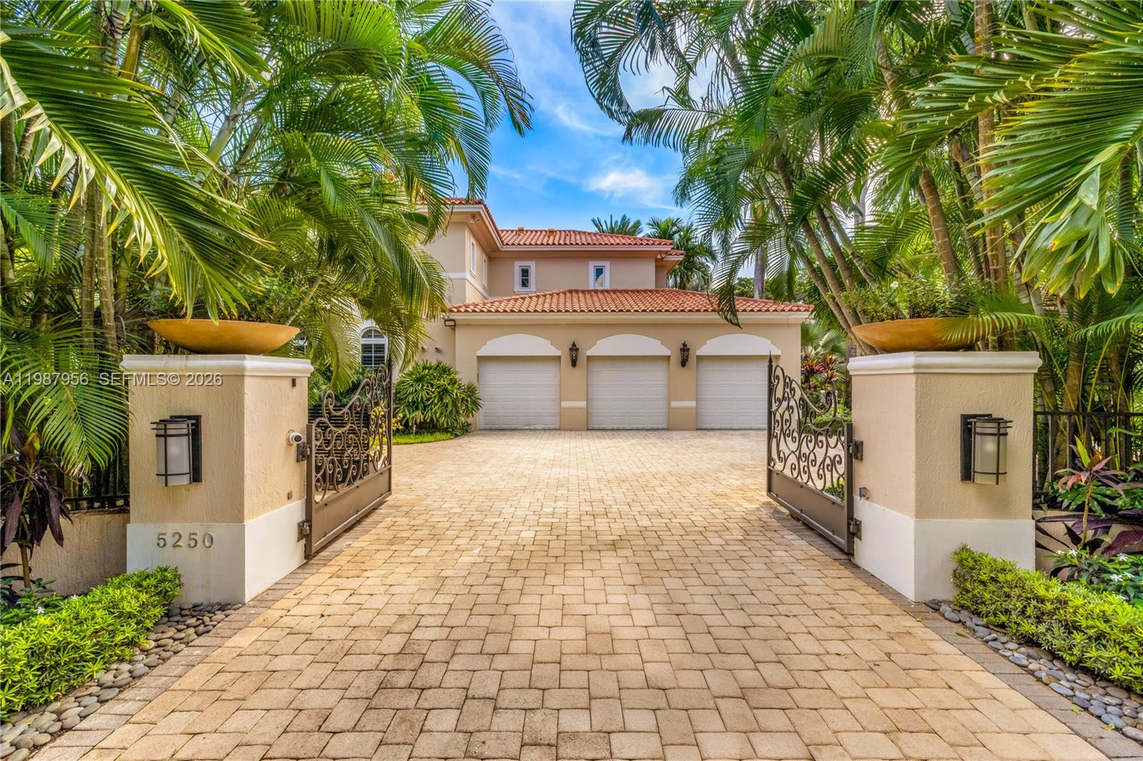 5250 Snapper Crk Rd Coral Gables, FL 33156