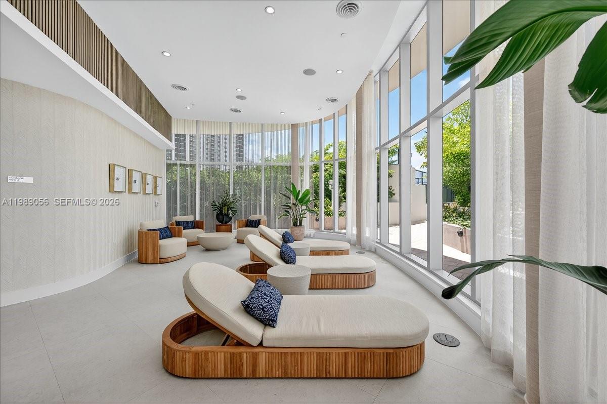 700 NE 24th #2606 Miami, FL 33137