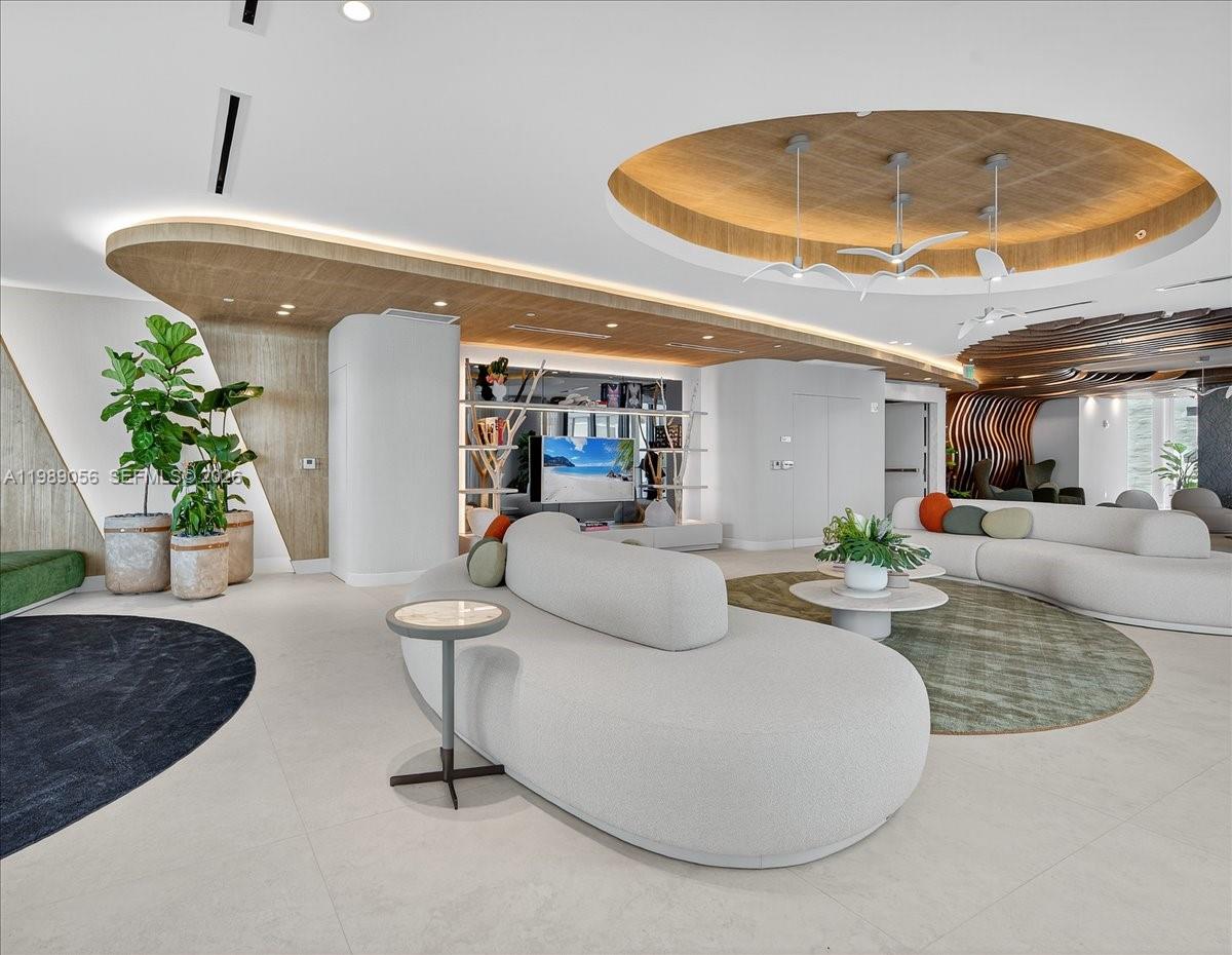 700 NE 24th #2606 Miami, FL 33137