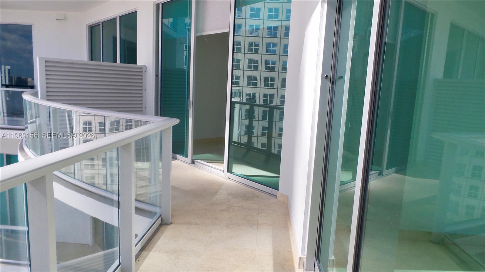 300 S Biscayne Blvd #PH-3805 Miami, FL 33131