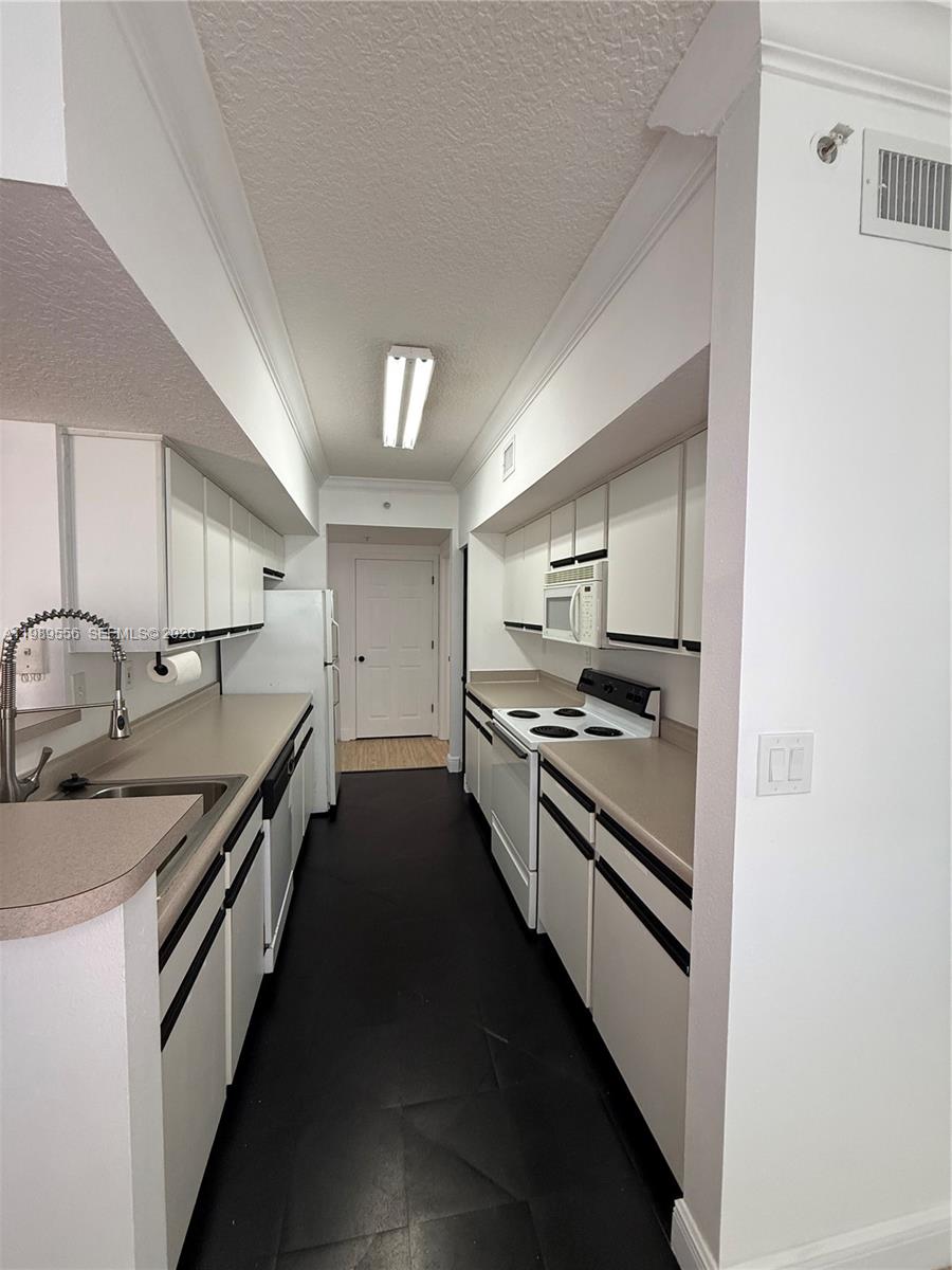 11650 SW 2nd St #16102 Pembroke Pines, FL 33025