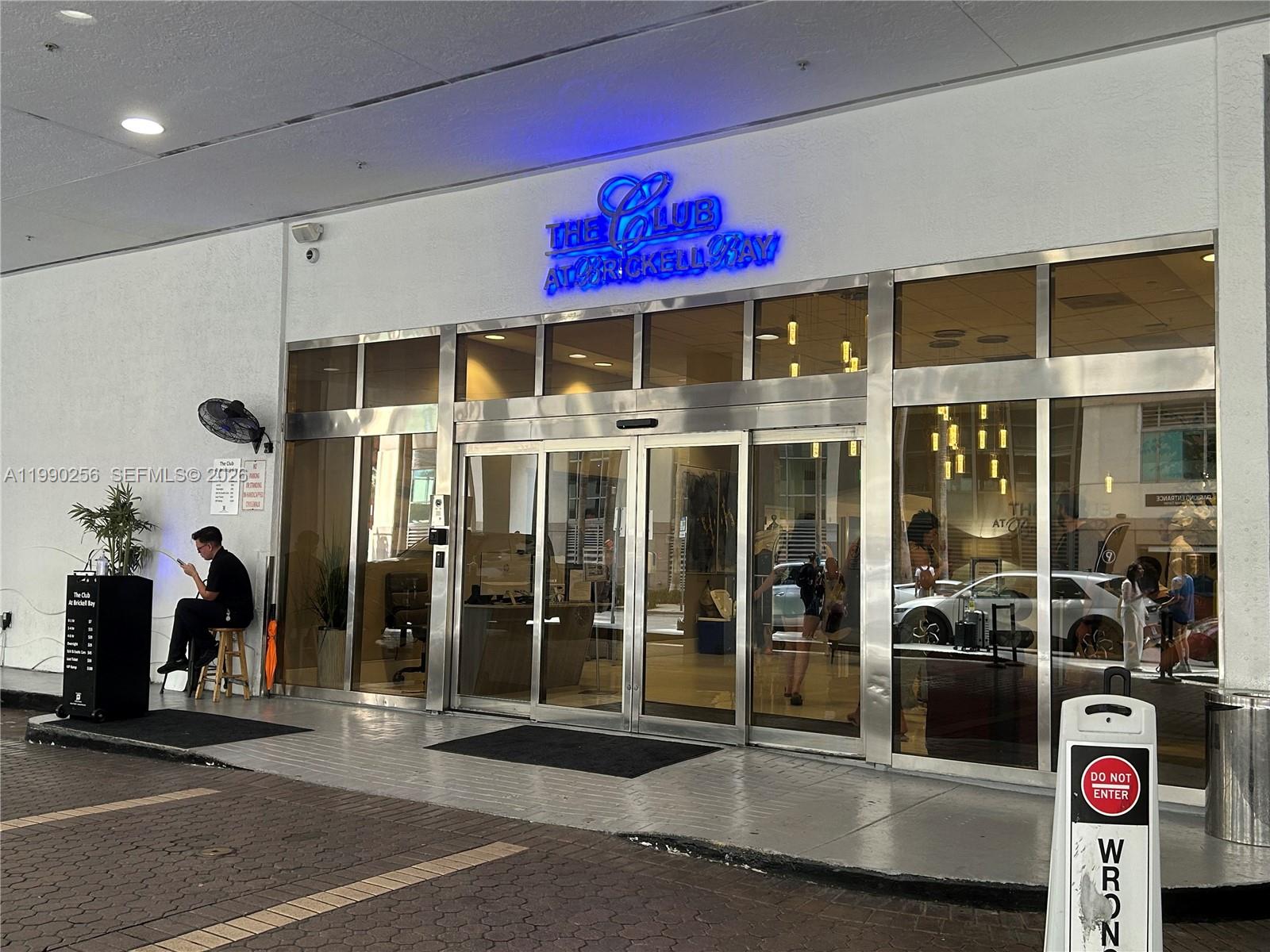 1200 Brickell Bay Dr #3610