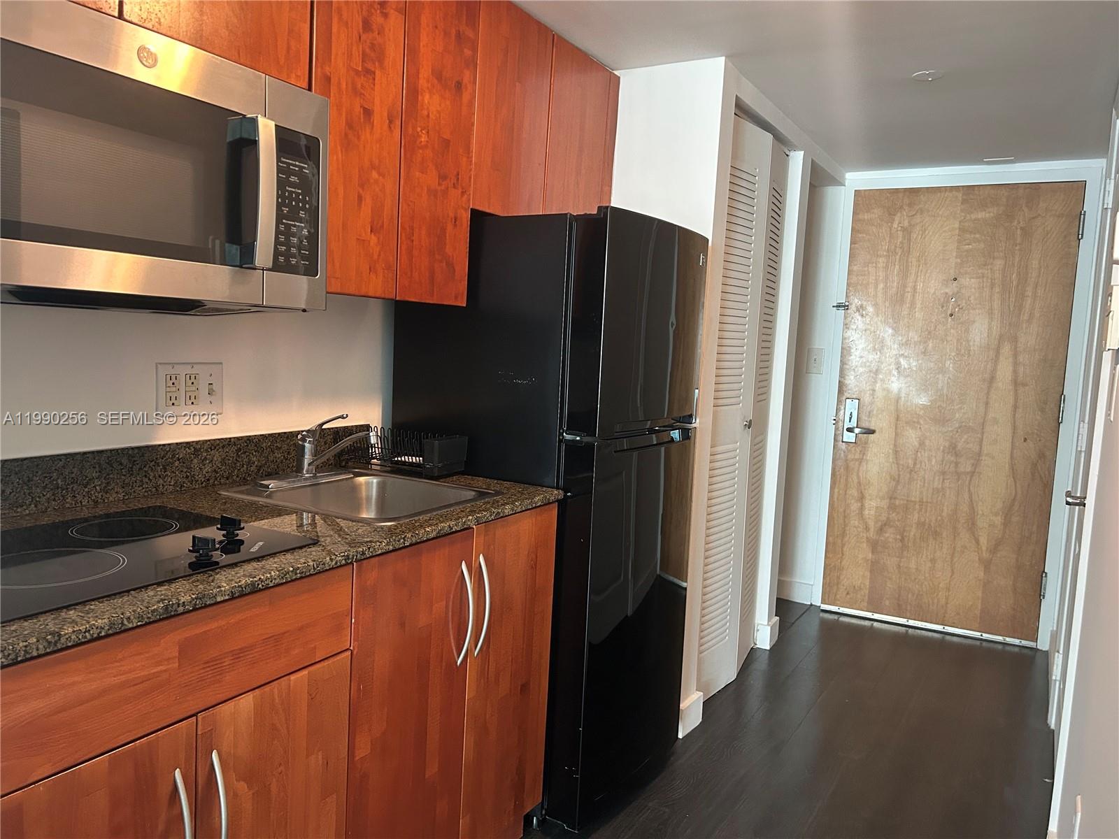 image The Club at Brickell Bay10