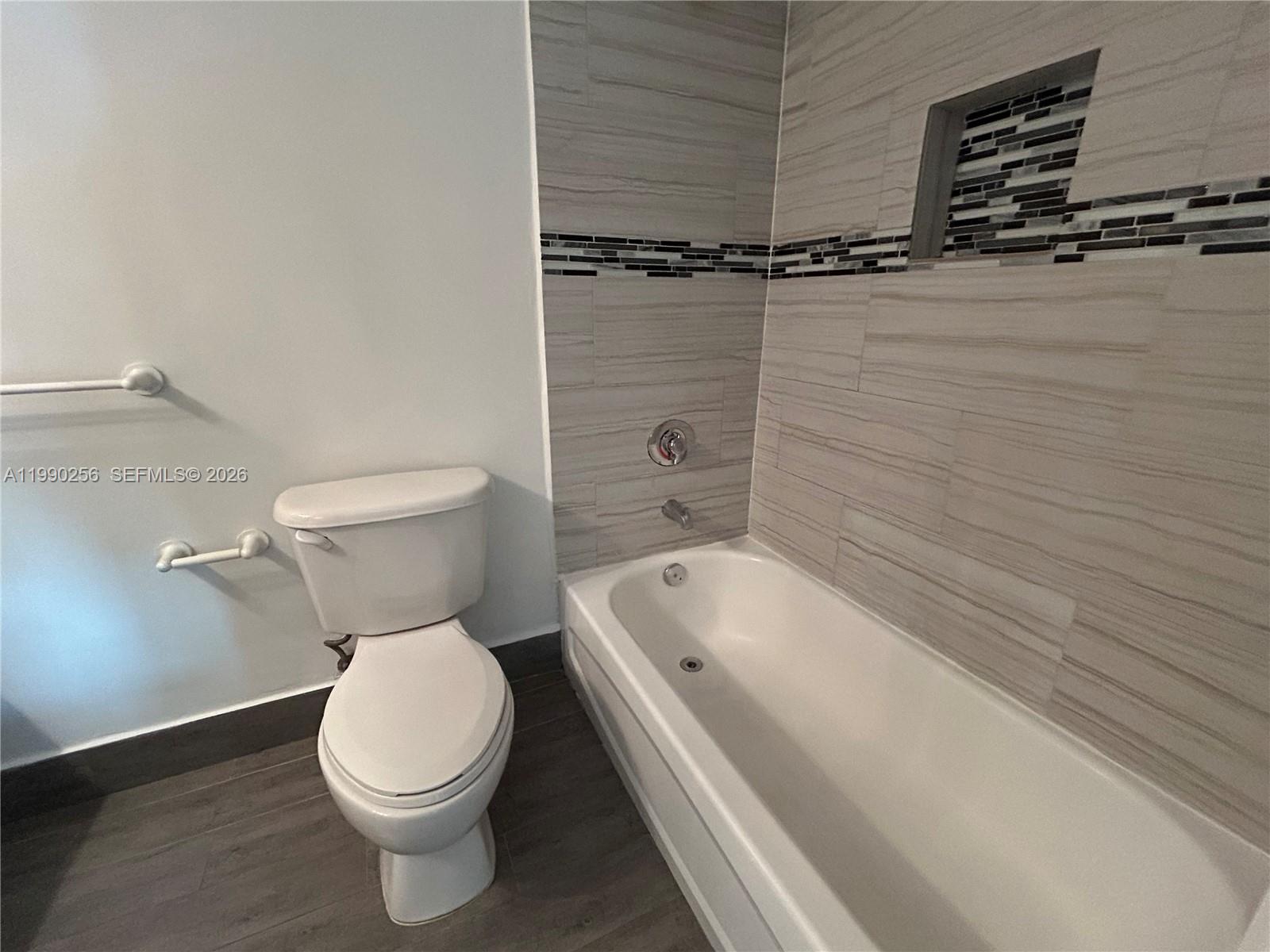 image The Club at Brickell Bay8