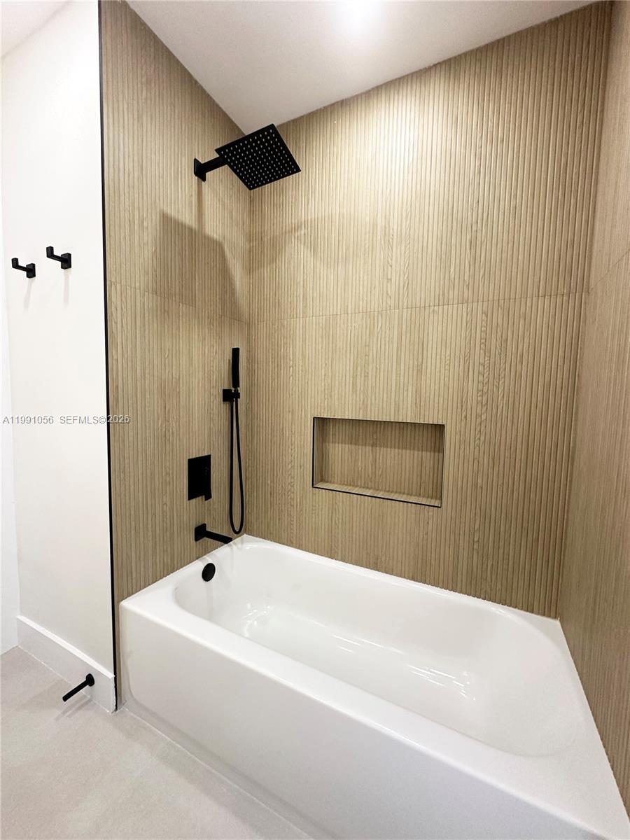 1240 S Cypress Rd Pompano Beach, FL 33060