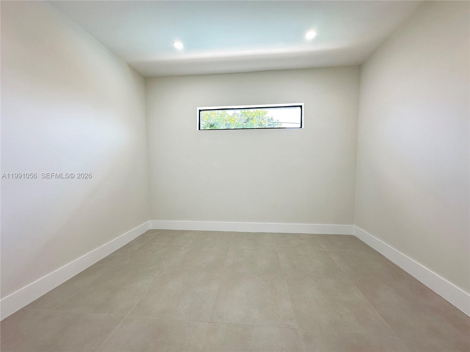 1240 S Cypress Rd Pompano Beach, FL 33060