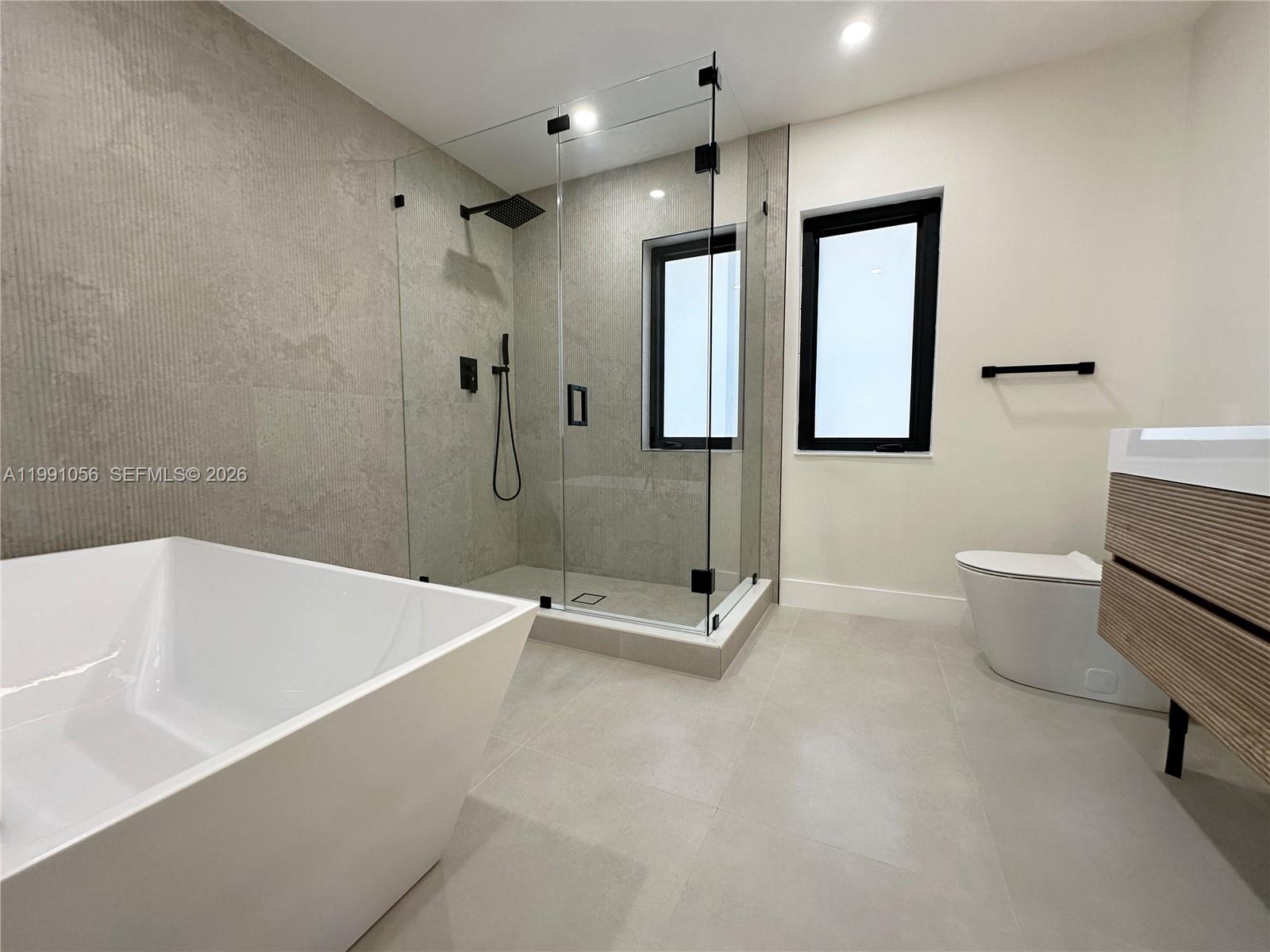 1240 S Cypress Rd Pompano Beach, FL 33060