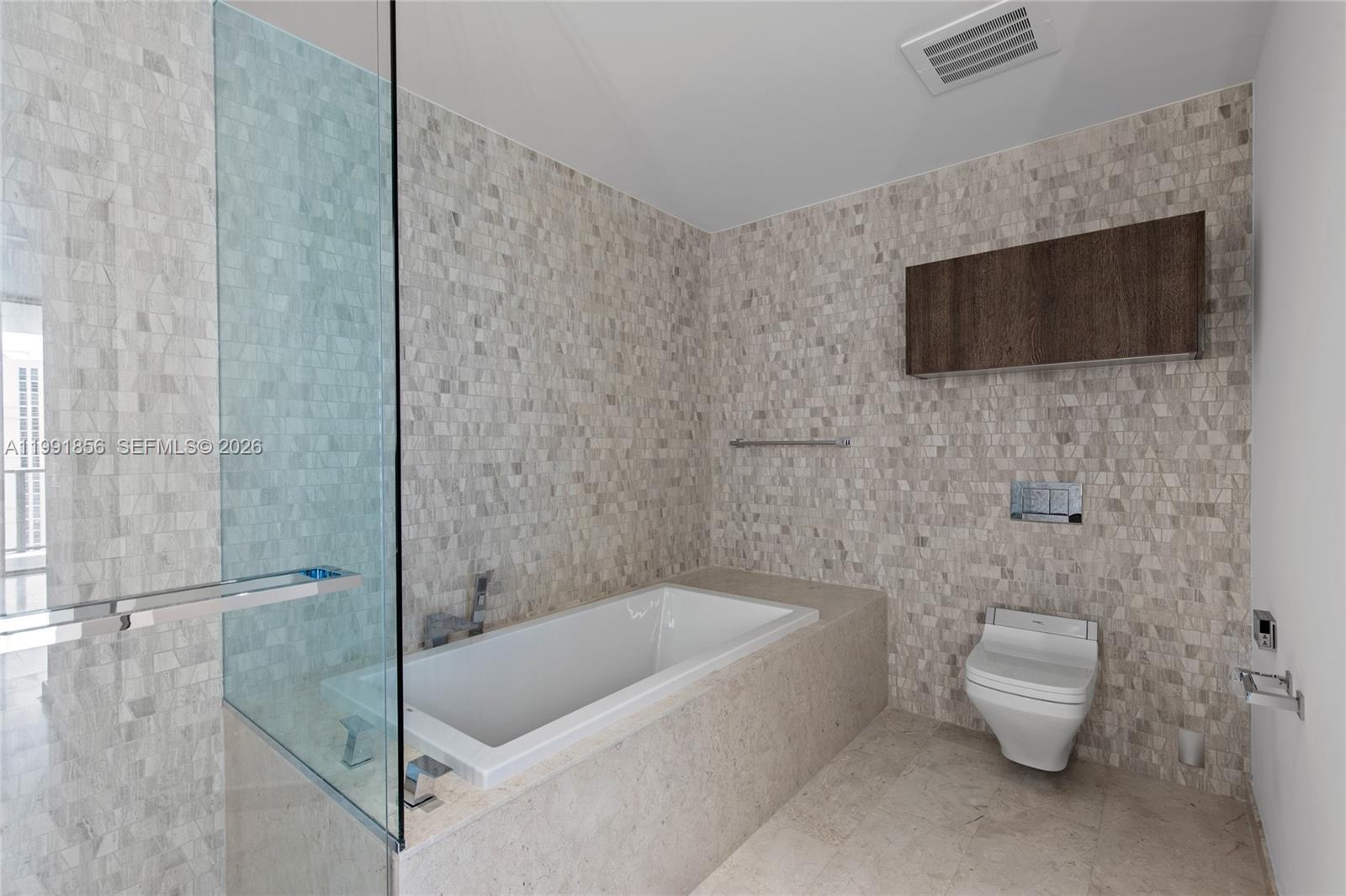 88 SW 7th St #904 Miami, FL 33130