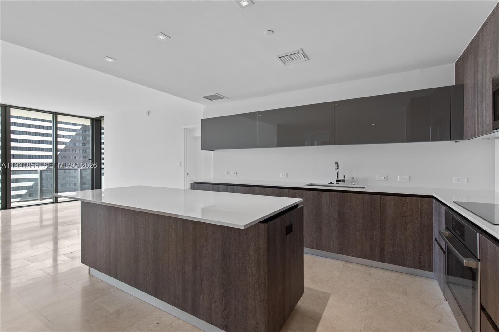 88 SW 7th St #904 Miami, FL 33130