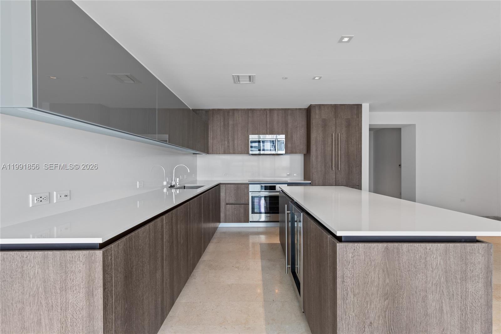 88 SW 7th St #904 Miami, FL 33130