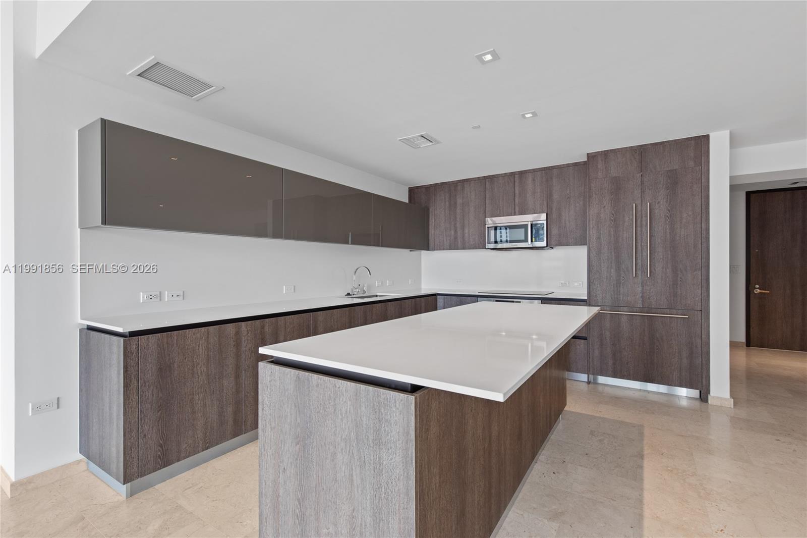 88 SW 7th St #904 Miami, FL 33130