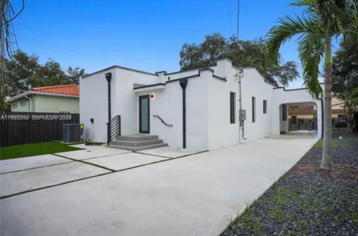 111 NW 46th St Miami, FL 33127