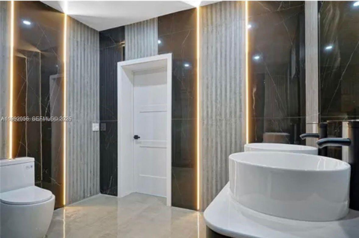 111 NW 46th St Miami, FL 33127