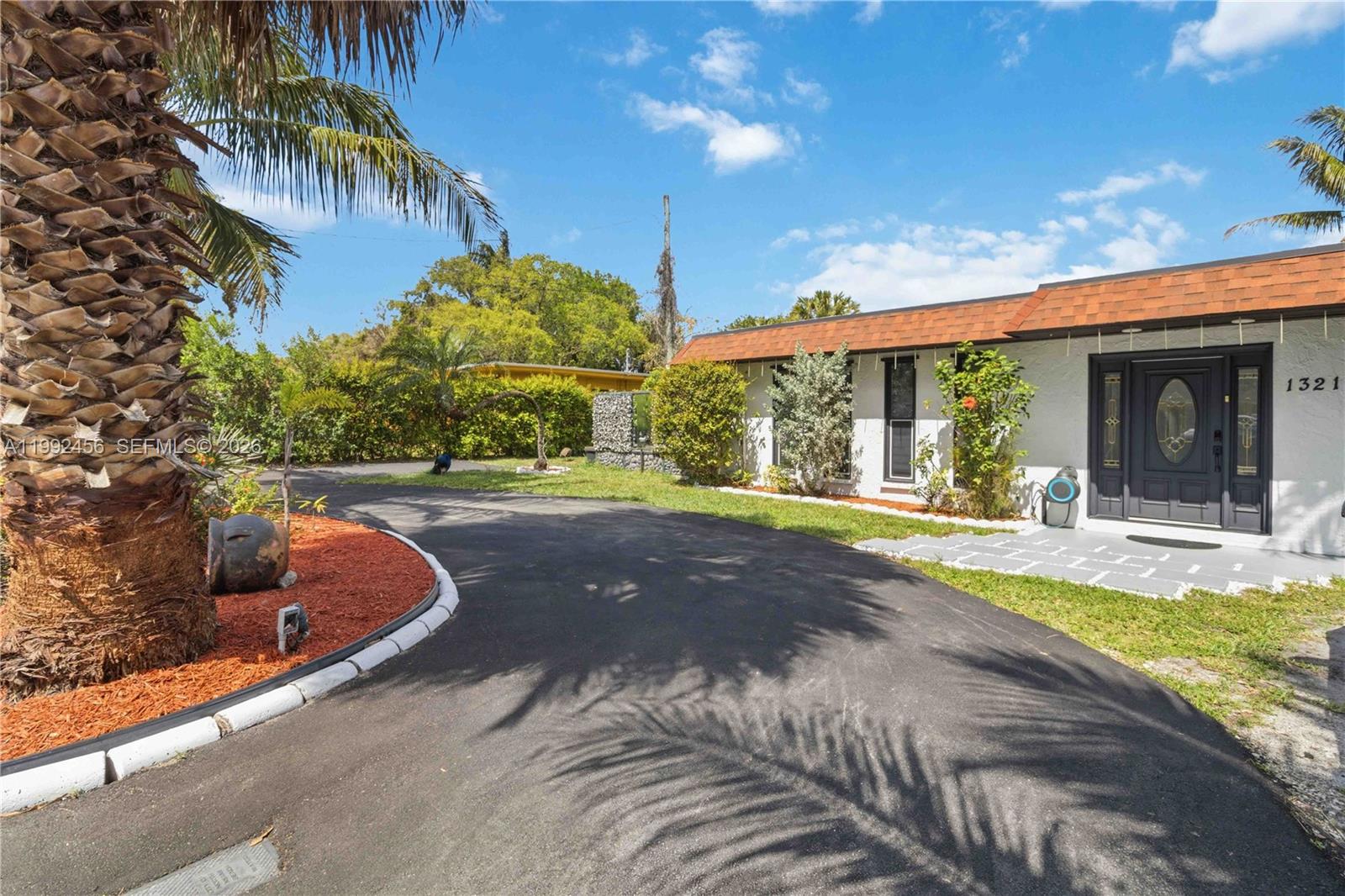 1321 NE 148th St Miami, FL 33161