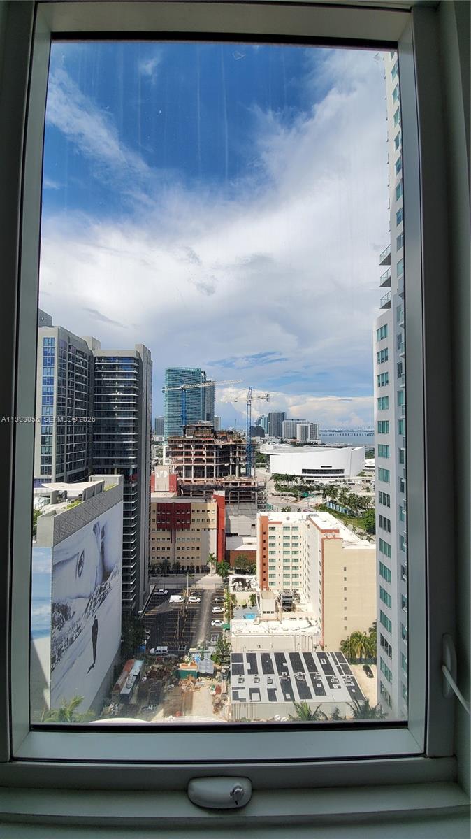 image Vizcayne South11