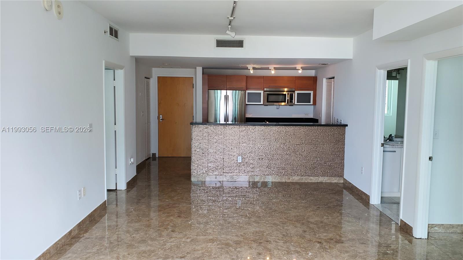 image Vizcayne South18