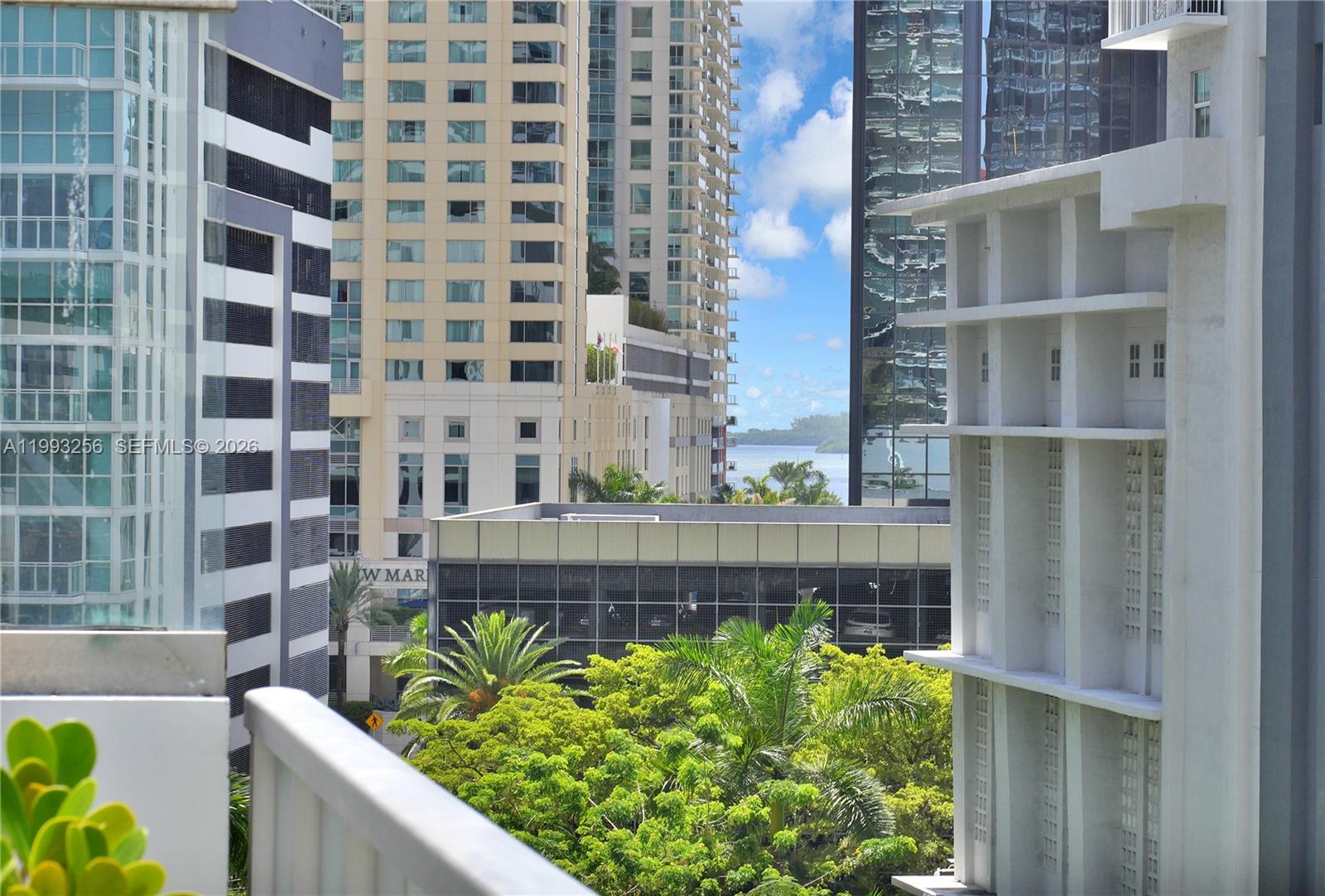 image Axis on Brickell North28