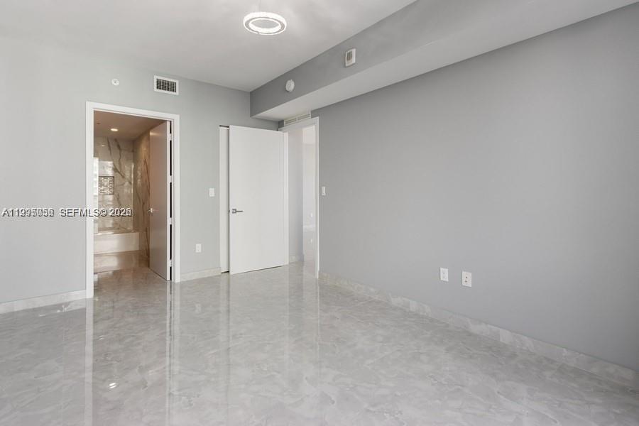 image Aria on the Bay13